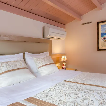 Pilot's Luxury Apart-hotel Hersonissos (Crete)