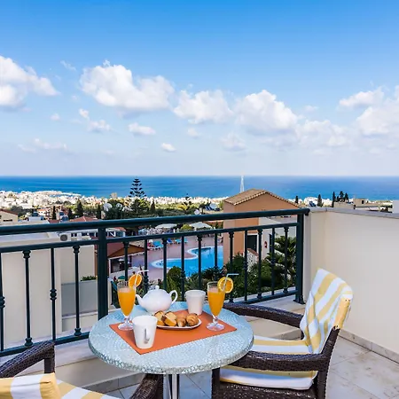 Pilot's Luxury Apart-hotel