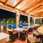 Ξενοδοχείο με διαμερίσματα Pilot's Luxury