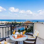 Pilot's Luxury Apart-hotel