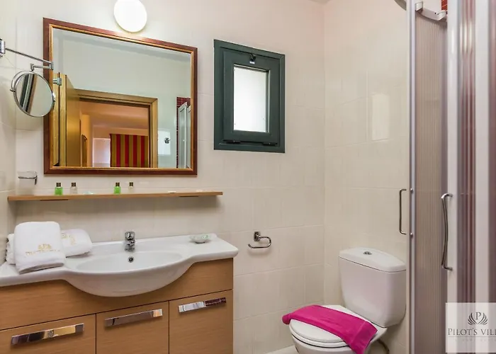 Pilot's Luxury Aparthotel 4*