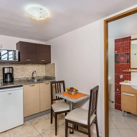 Pilot's Luxury Херсониссос